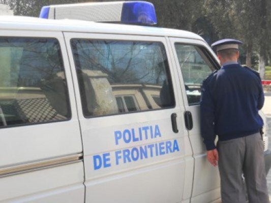 Autoutilitară cu asigurare tip carte verde falsă, descoperită în Port